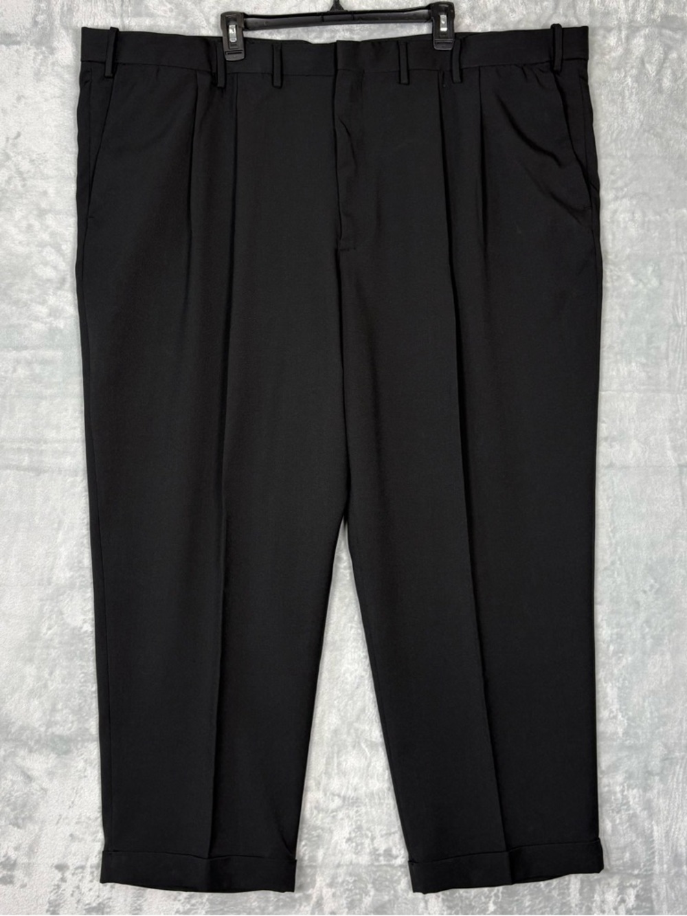 Van Heusen Dress Pants Men's Size 54x29 Pleated Straight Leg Cuffed Black (52x29